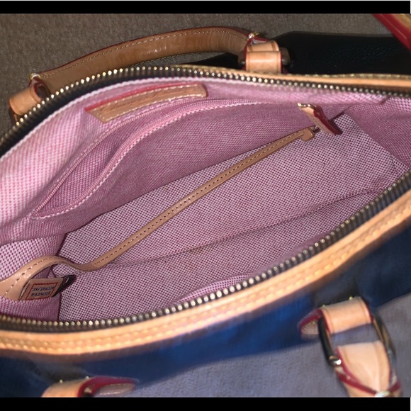 Dooney & Bourke black handbag, lightly used - Picture 3 of 3